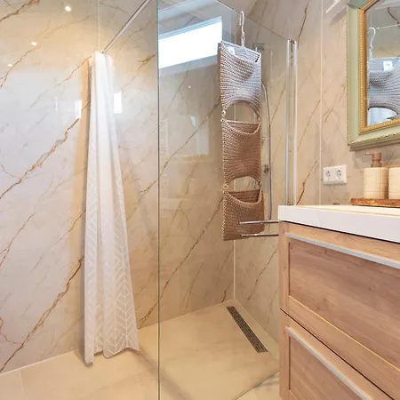 Beachhouse Rina - Free Parking * Зандфорт